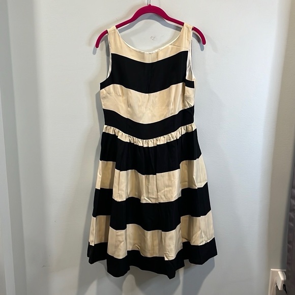 Kate Spade “Carolyn” cream white and black striped colorblock dress 6 NWT - Picture 3 of 5
